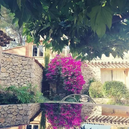Des Escans Bed & Breakfast *