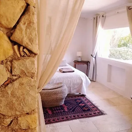 Des Escans Bed & Breakfast